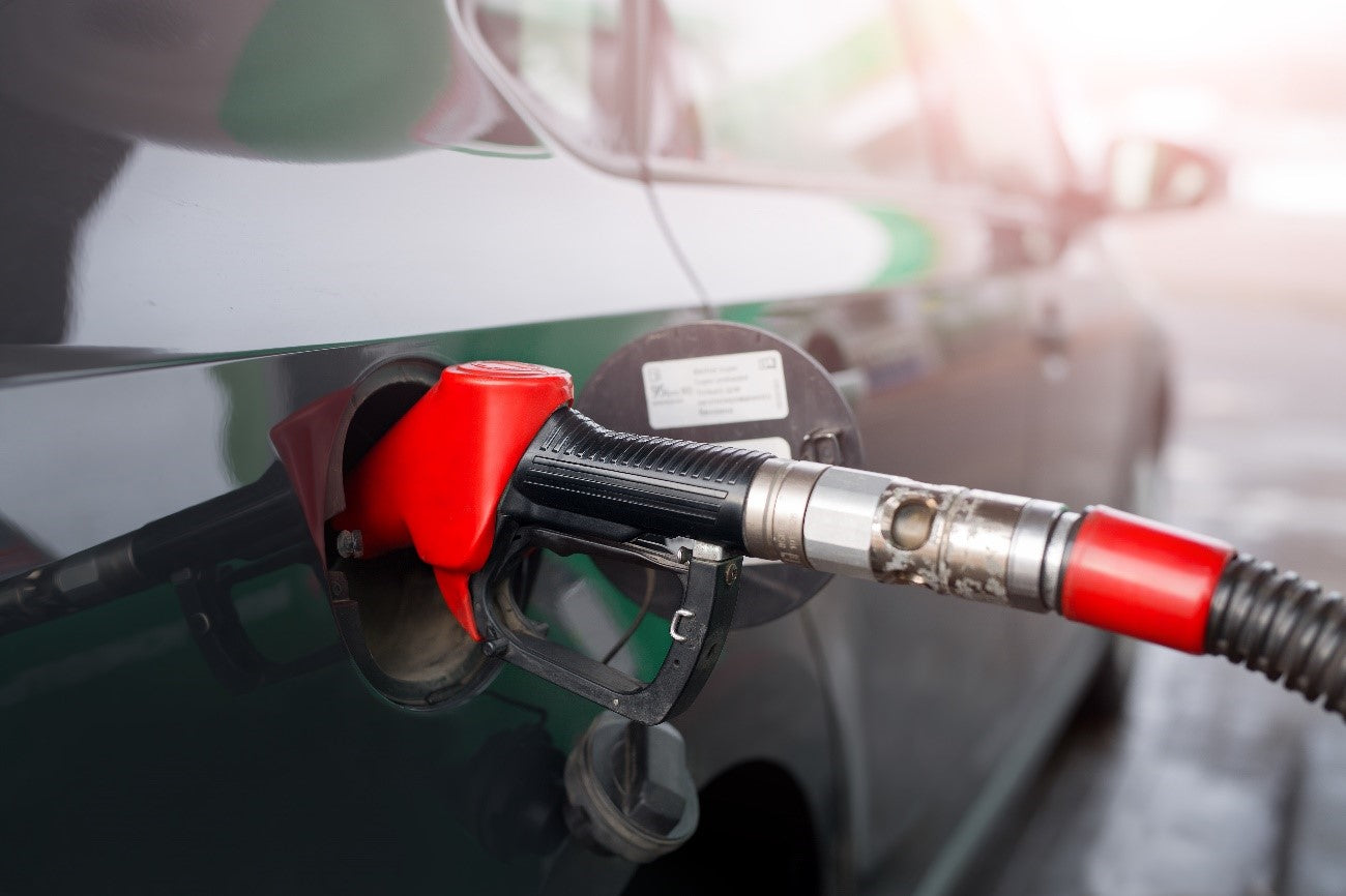 Como fazer o carro consumir menos combustível? Com o aumento nos combustíveis, vale a pena trocar por carro elétrico?